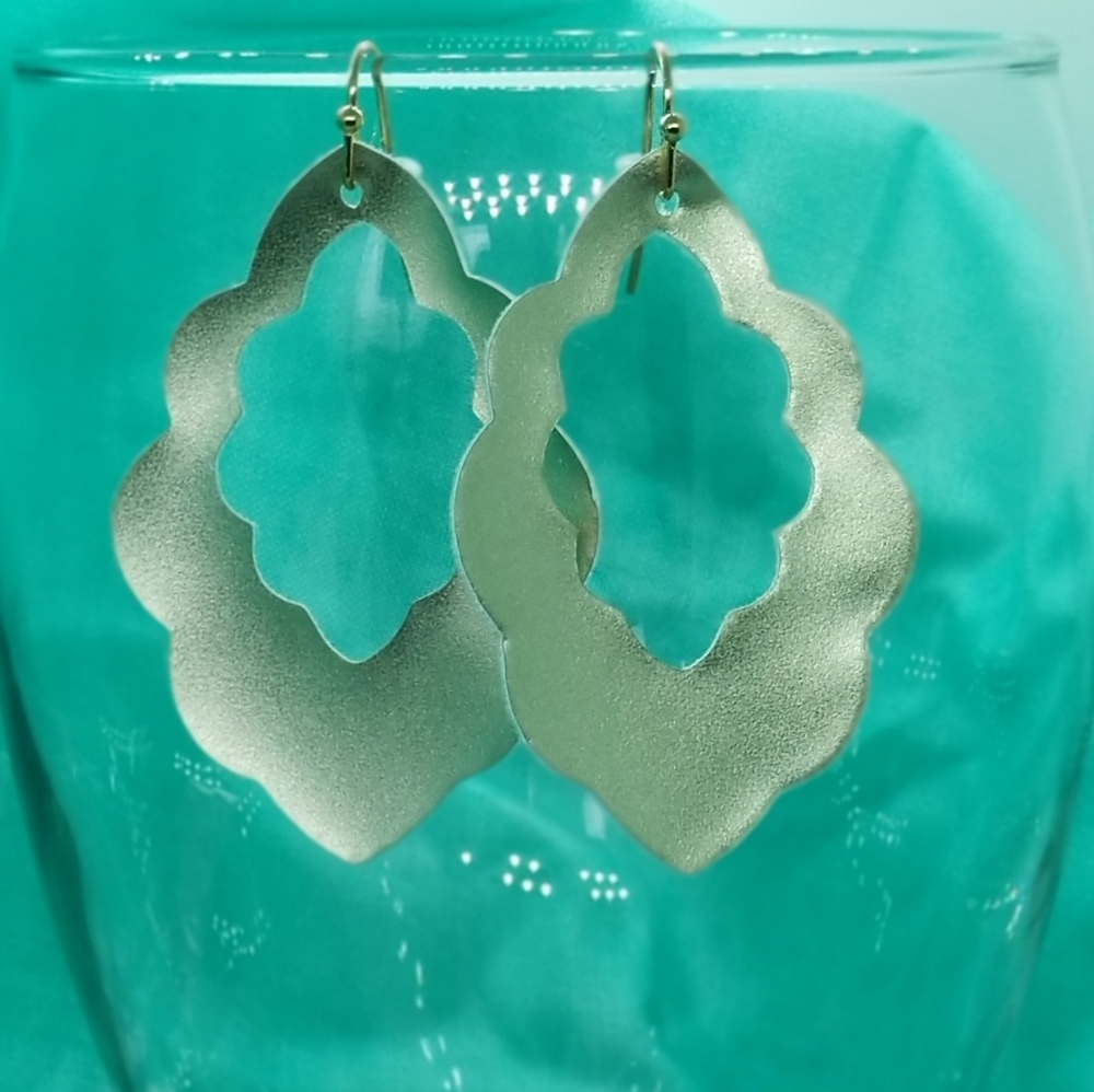 Gold Scalloped earrings